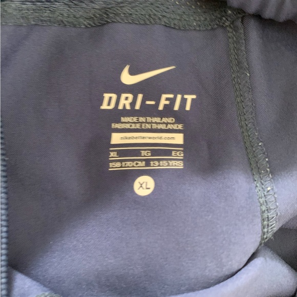 Boys XL PSG Nike Shorts - Picture 2 of 3